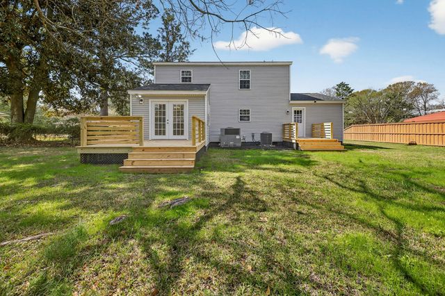 1863 Sandcroft Drive, Charleston, SC 29407