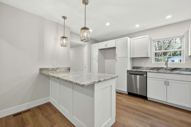 1863 Sandcroft Drive, Charleston, SC 29407