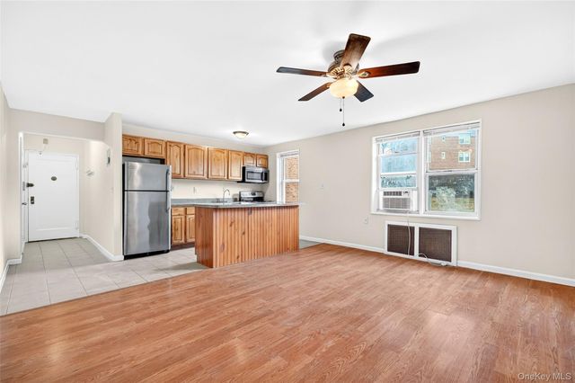 10 Davenport Avenue 1F, New Rochelle, NY 10805