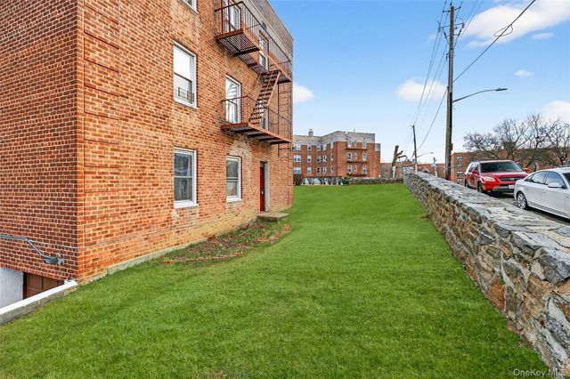 10 Davenport Avenue 1F, New Rochelle, NY 10805