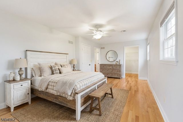 242 Powderhorn Drive, Lopatcong Twp., NJ 08865