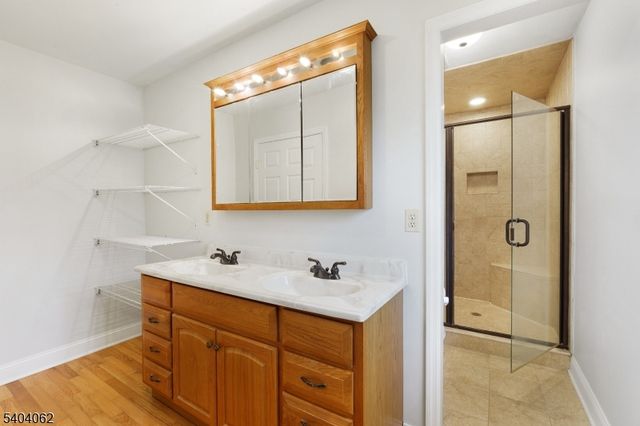 242 Powderhorn Drive, Lopatcong Twp., NJ 08865