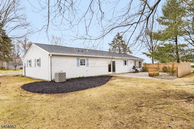 242 Powderhorn Drive, Lopatcong Twp., NJ 08865