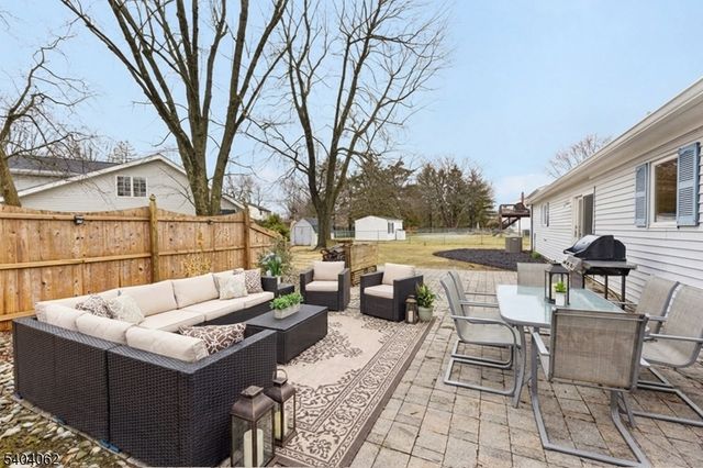 242 Powderhorn Drive, Lopatcong Twp., NJ 08865