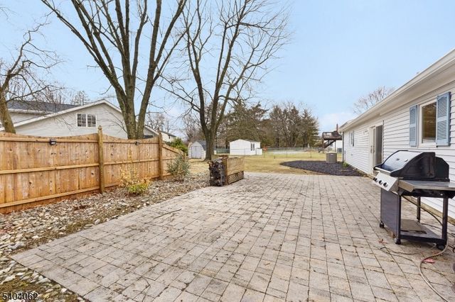 242 Powderhorn Drive, Lopatcong Twp., NJ 08865