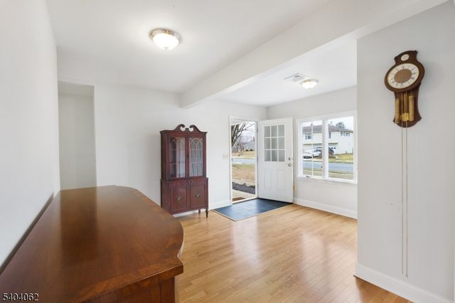 242 Powderhorn Drive, Lopatcong Twp., NJ 08865