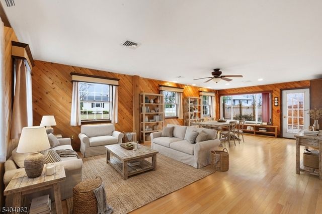 242 Powderhorn Drive, Lopatcong Twp., NJ 08865