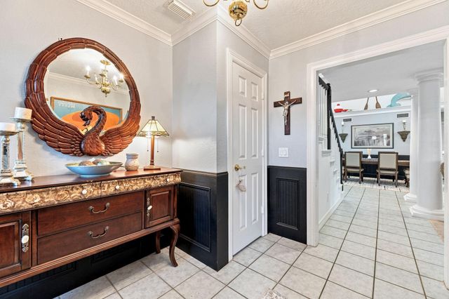 217 Baywood Street, Shoreacres, TX 77571