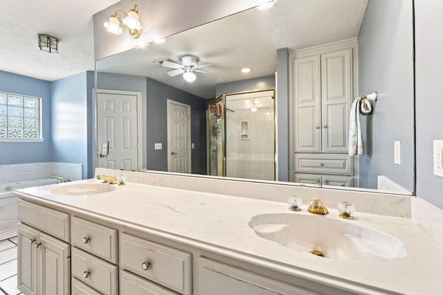 217 Baywood Street, Shoreacres, TX 77571
