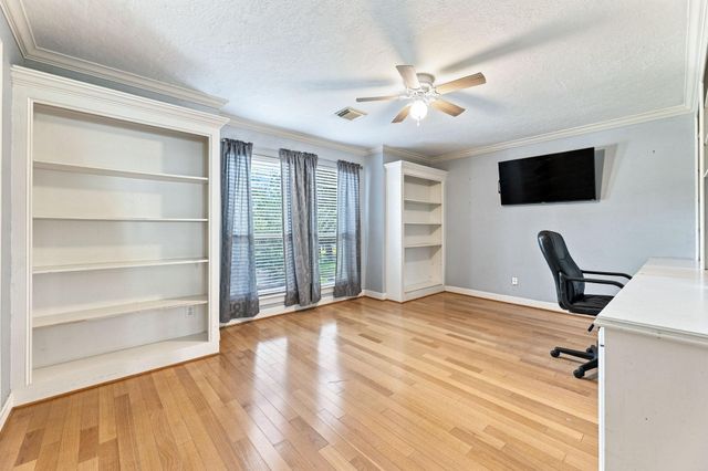 217 Baywood Street, Shoreacres, TX 77571