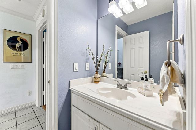 217 Baywood Street, Shoreacres, TX 77571