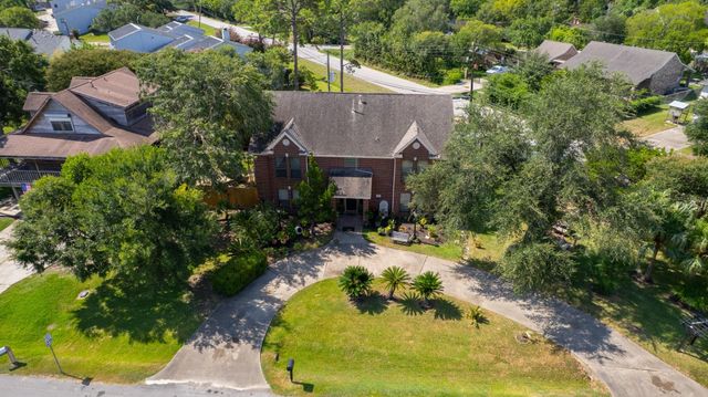 217 Baywood Street, Shoreacres, TX 77571