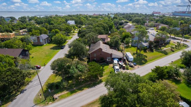 217 Baywood Street, Shoreacres, TX 77571