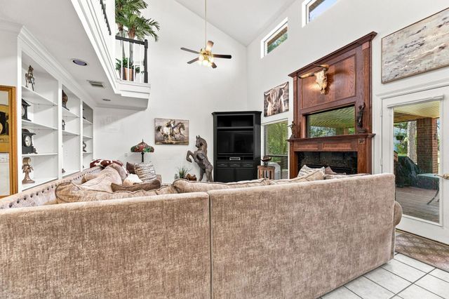 217 Baywood Street, Shoreacres, TX 77571