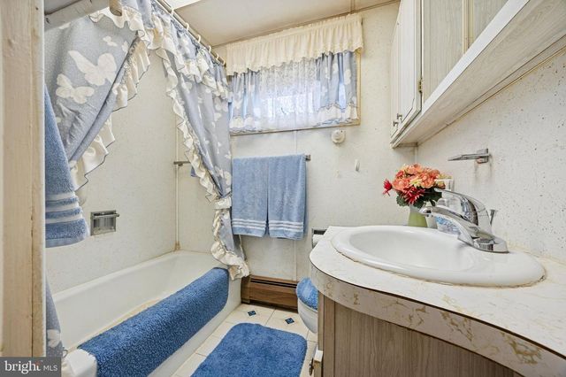 223 ALDEN AVE, Morrisville, PA 19067