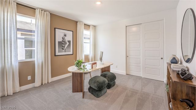 917 Kassie Lake Way, North Las Vegas, NV 89084