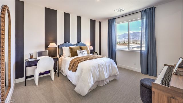 917 Kassie Lake Way, North Las Vegas, NV 89084