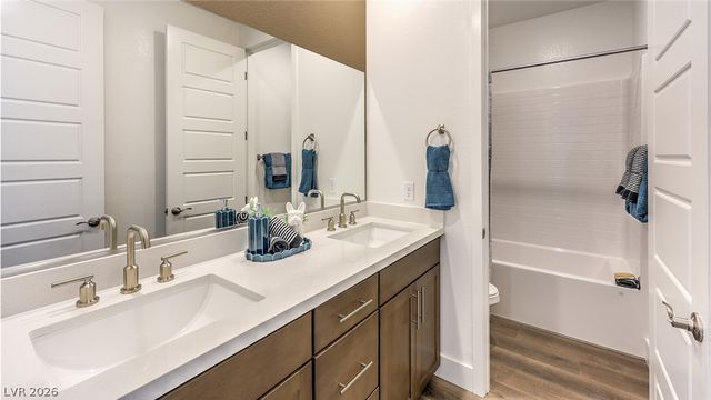 917 Kassie Lake Way, North Las Vegas, NV 89084