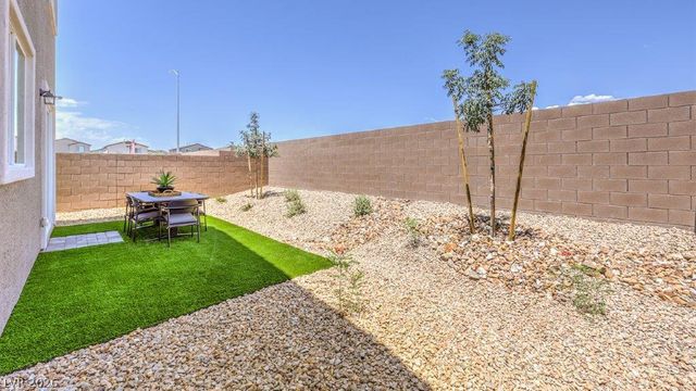 917 Kassie Lake Way, North Las Vegas, NV 89084