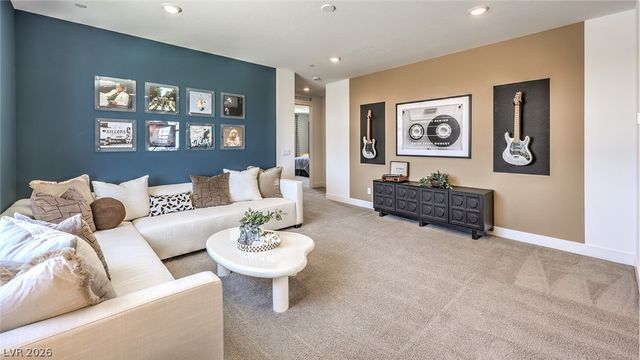917 Kassie Lake Way, North Las Vegas, NV 89084