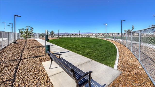 917 Kassie Lake Way, North Las Vegas, NV 89084
