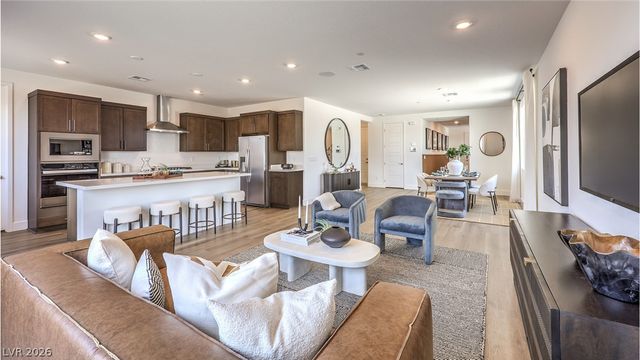917 Kassie Lake Way, North Las Vegas, NV 89084