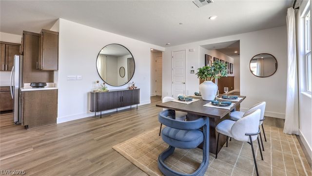 917 Kassie Lake Way, North Las Vegas, NV 89084