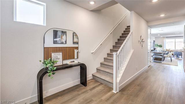 917 Kassie Lake Way, North Las Vegas, NV 89084