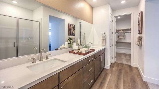 917 Kassie Lake Way, North Las Vegas, NV 89084