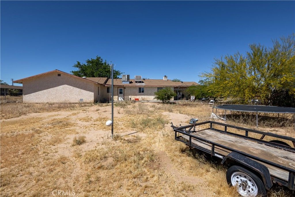 Image 34 of property listing at 3809 Hanford, Yucca Valley, CA 92284