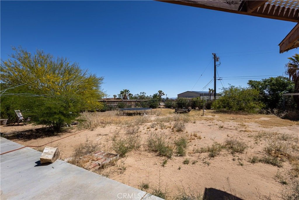 Image 35 of property listing at 3809 Hanford, Yucca Valley, CA 92284