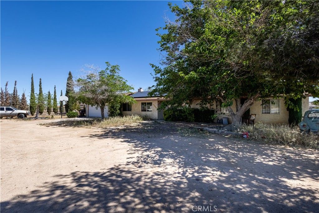 Image 6 of property listing at 3809 Hanford, Yucca Valley, CA 92284