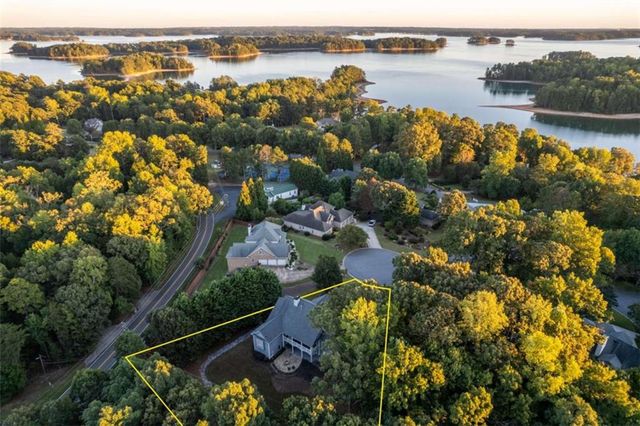 9325 Spinnaker Lane, Gainesville, GA 30506