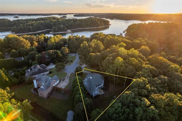 9325 Spinnaker Lane, Gainesville, GA 30506