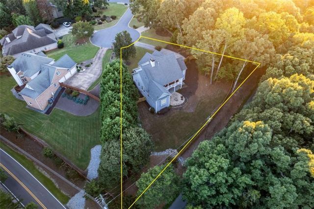 9325 Spinnaker Lane, Gainesville, GA 30506