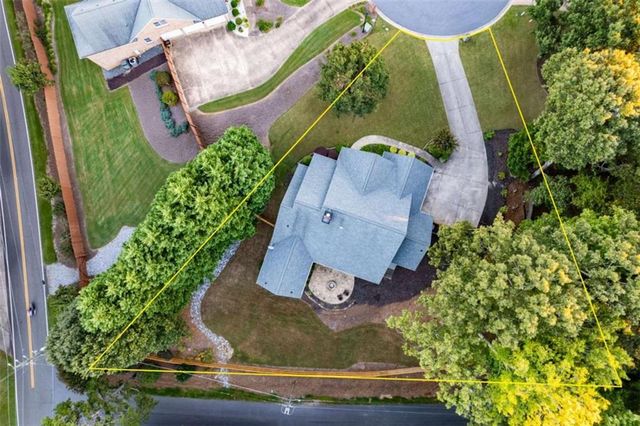 9325 Spinnaker Lane, Gainesville, GA 30506