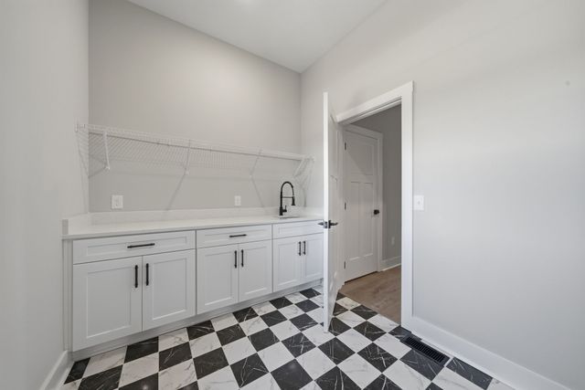 5022 Royal View Way, Clarksville, TN 37040