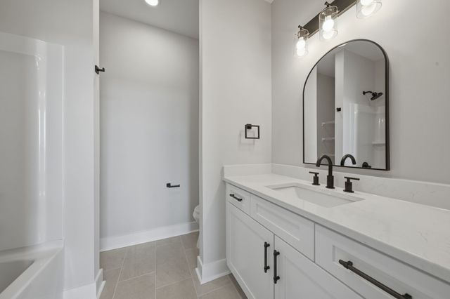 5022 Royal View Way, Clarksville, TN 37040