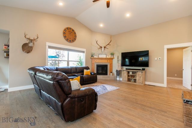 358 Pioneer Crossing Blvd, Manhattan, MT 59741