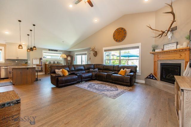 358 Pioneer Crossing Blvd, Manhattan, MT 59741