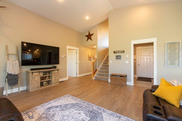 358 Pioneer Crossing Blvd, Manhattan, MT 59741