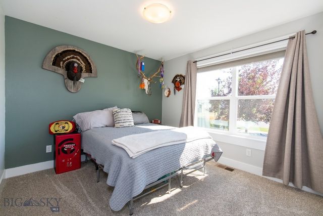 358 Pioneer Crossing Blvd, Manhattan, MT 59741