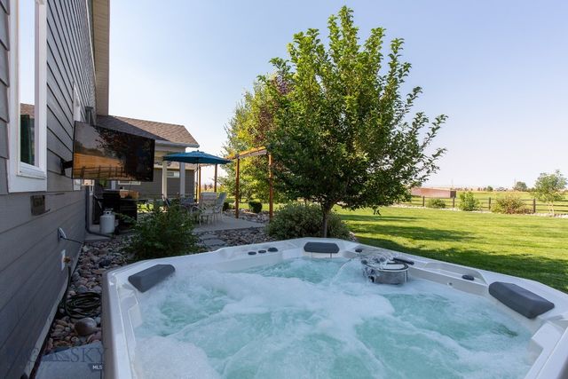 358 Pioneer Crossing Blvd, Manhattan, MT 59741