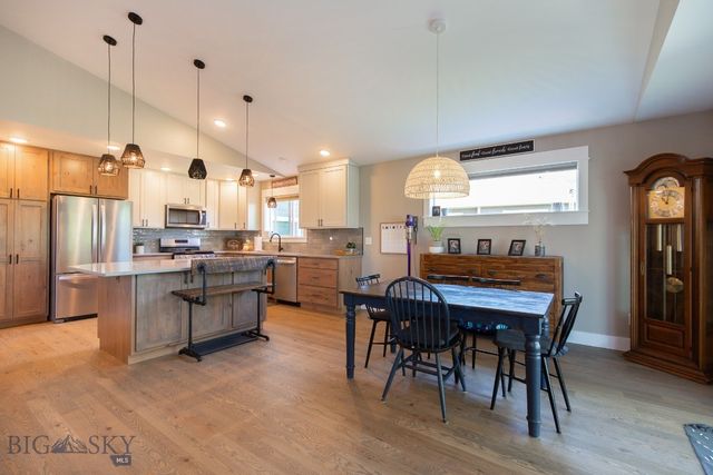 358 Pioneer Crossing Blvd, Manhattan, MT 59741