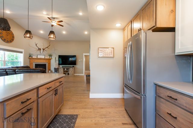 358 Pioneer Crossing Blvd, Manhattan, MT 59741