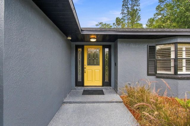17933 EAGLE LANE, Lutz, FL 33558
