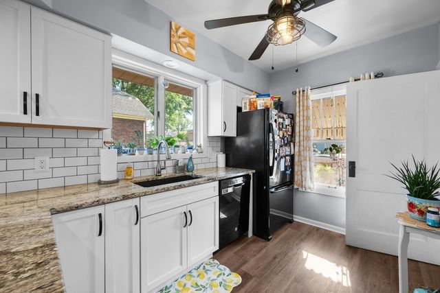 2218 DAVIE Street, Davenport, IA 52804