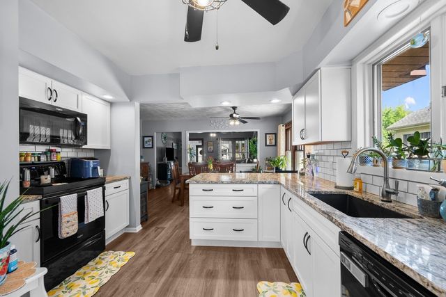 2218 DAVIE Street, Davenport, IA 52804