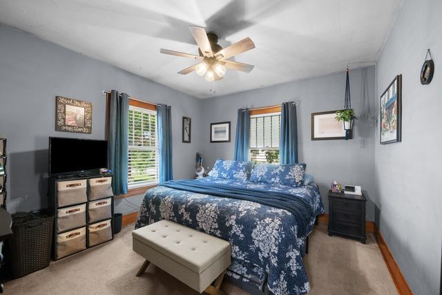 2218 DAVIE Street, Davenport, IA 52804