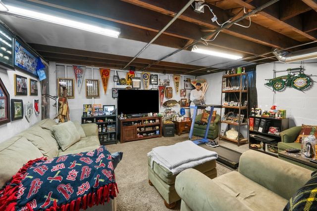 2218 DAVIE Street, Davenport, IA 52804